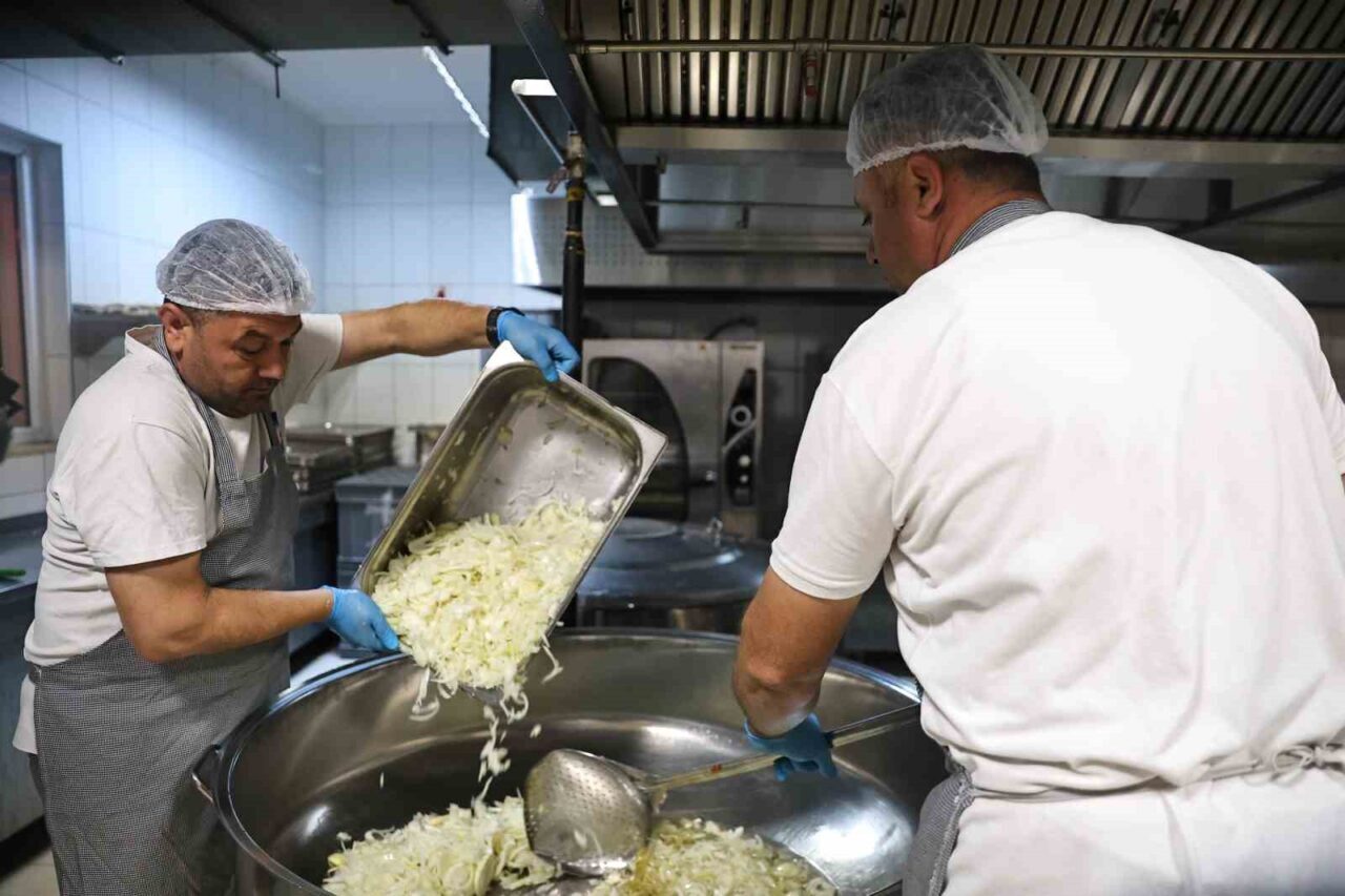 Antalya Büyükşehir Belediyesi'ne bağlı Alanya Aşevi, ekonomik durumu yetersiz ve