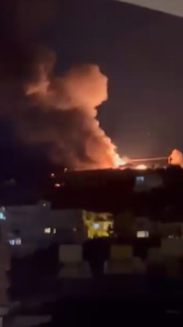 Alanya'nın Cikcilli Mahallesi'nde mutfak tüpü yüklü bir kamyonette çıkan yangın,