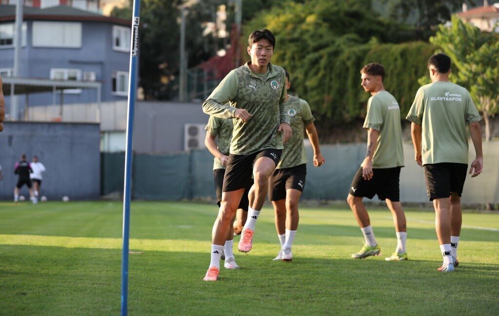 Corendon Alanyaspor, Trabzonspor Maçı Hazırlıklarına Start Verdi Corendon Alanyaspor, 8 Kasım Cumartesi günü deplasmanda Trabzonspor ile oynayacağı