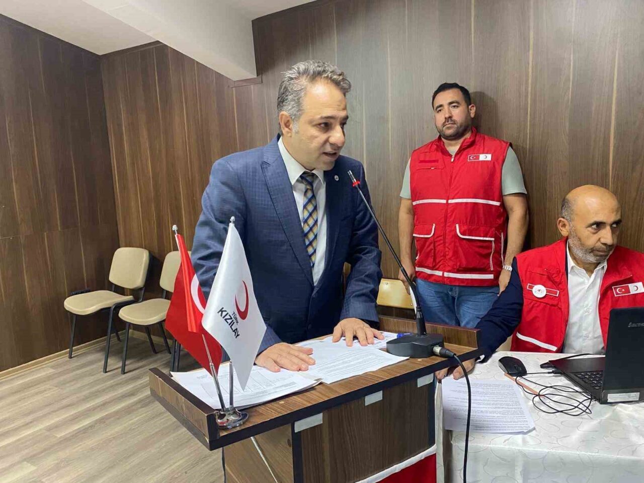 Manisa'nın Alaşehir ilçesinde, Kızılay Haftası dolayısıyla düzenlenen etkinlikte Kızılay’ın tarihçesi