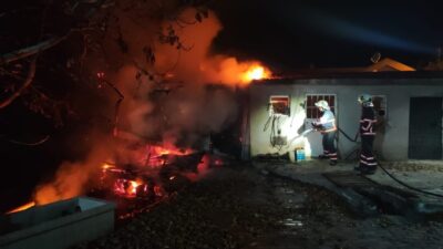 Çankırı'nın Aşağıyanlar köyünde bir evde çıkan yangın, kısa sürede büyüdü