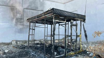 Hatay'ın Antakya ilçesindeki Haraparası Mahallesi'nde bir taksi kulübesinde çıkan yangın,