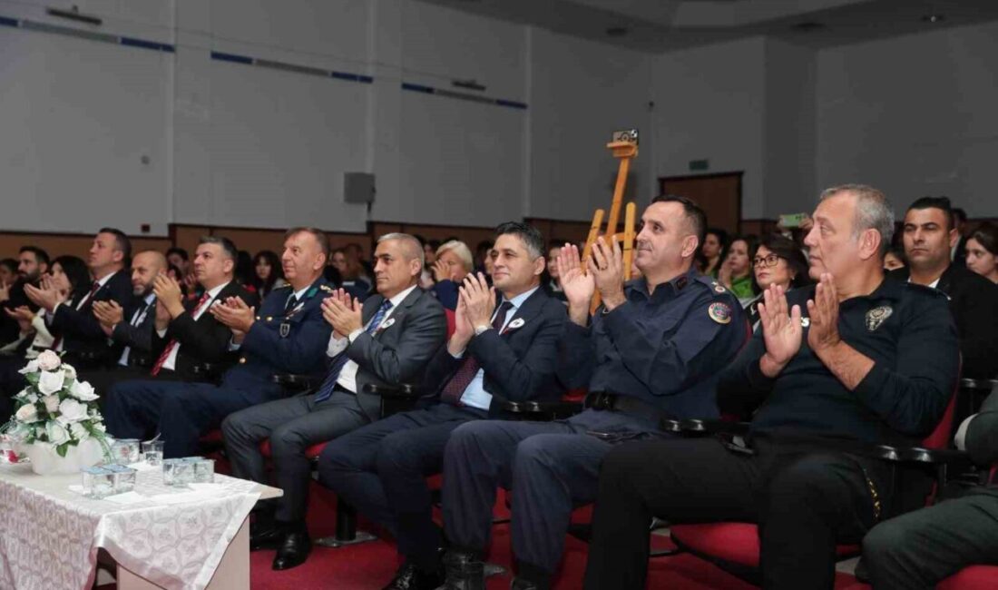 Aliağa'da, 24 Kasım Öğretmenler Günü çeşitli etkinliklerle kutlandı. Aliağa İlçe