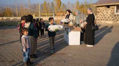 Almanya'dan Muş'a gelen Birgül Çelik Kıyagan ve Zinnet Memoğlu, bin