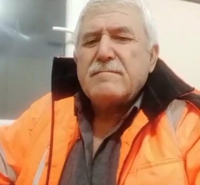 İzmir Alsancak Limanı'nda 55 yaşındaki liman serdümeni Reşat Doğan, gemi