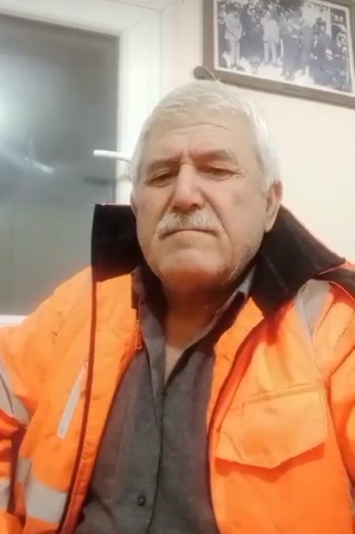 İzmir Alsancak Limanı'nda 55 yaşındaki liman serdümeni Reşat Doğan, gemi