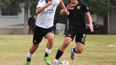 Altay, hazırlık maçında Bornova 1877’yi 4-2 yenerek moral buldu. Golleri