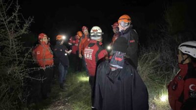 Bursa'nın Mudanya ilçesinde 80 yaşındaki Alzheimer hastası Mustafa Abi, evinden