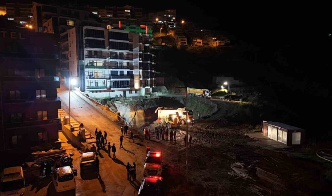 Bartın'ın Amasra ilçesindeki bir inşaat alanında gece saatlerinde göçük oluştu.