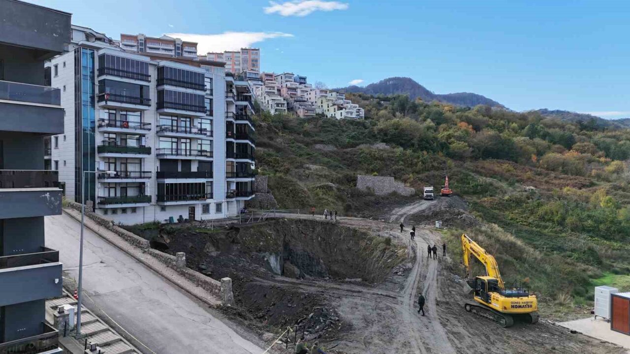 Bartın’ın Amasra ilçesinde inşaat alanındaki göçük nedeniyle 24 daireden oluşan