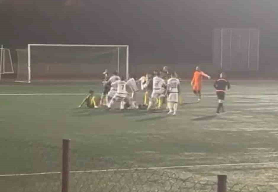 Kocaeli'deki amatör lig maçı, Derince Birlik ile Beylikbağı Karadenizspor arasında