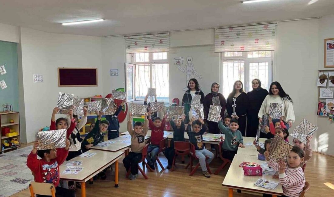 Tomarza MYO Öğrencileri, Anaokulu Küçüklerine Sıfır Atık ve Geri Dönüşüm Eğitimi Verdiler Tomarza Mustafa Akıncıoğlu Meslek Yüksekokulu'ndan Nihal Çetin, Nisa Gül, Nur