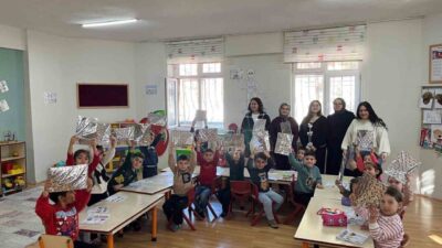 Tomarza Mustafa Akıncıoğlu Meslek Yüksekokulu'ndan Nihal Çetin, Nisa Gül, Nur