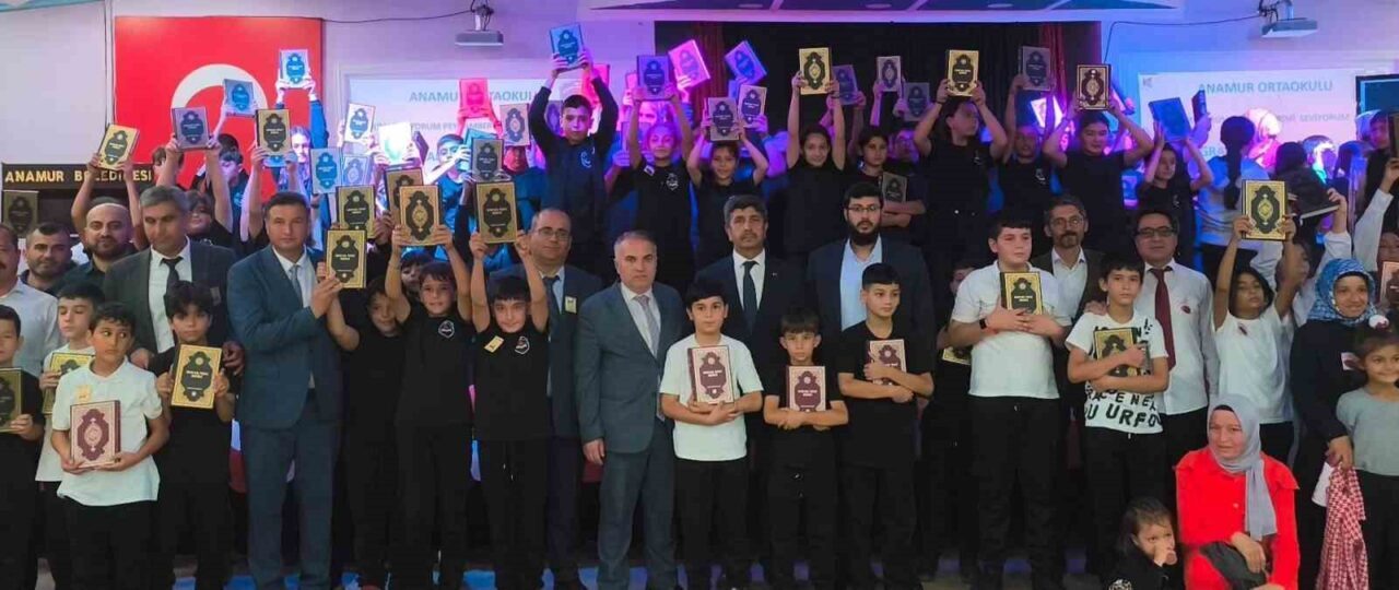 Anamur’da Öğrencilerden Duygu Dolu Kur’an Okuma Etkinliği Gerçekleşti