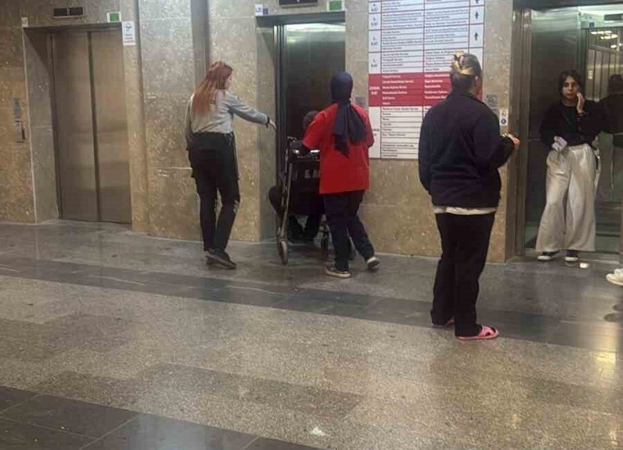 Ankara'nın Sincan ilçesinde bir inşaatta çalışan 120 işçi, yedikleri yemekten