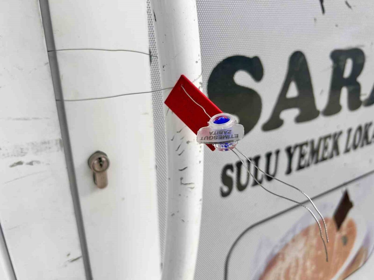 Ankara’da Yemek Yedikten Sonra 154 İşçi Hastaneye Kaldırıldı, Yemek Firması Mühürlendi