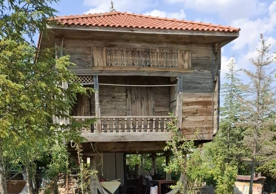 Ankara'nın Gölbaşı ilçesinde Osman Yazıcı'ya ait 200 yıllık serender, çıkan