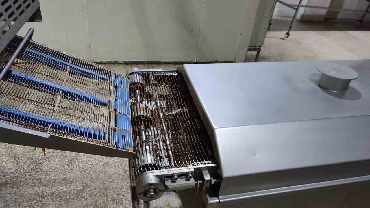 Ankara'nın Yenimahalle ilçesinde gerçekleştirilen operasyonda, YNS Gıda Şirketi'nde 63 ton