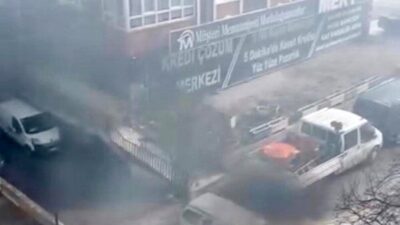 Ankara'nın Sincan ilçesinde Yenikent Mahallesi'nde seyir halindeki otomobilde çıkan yangın,