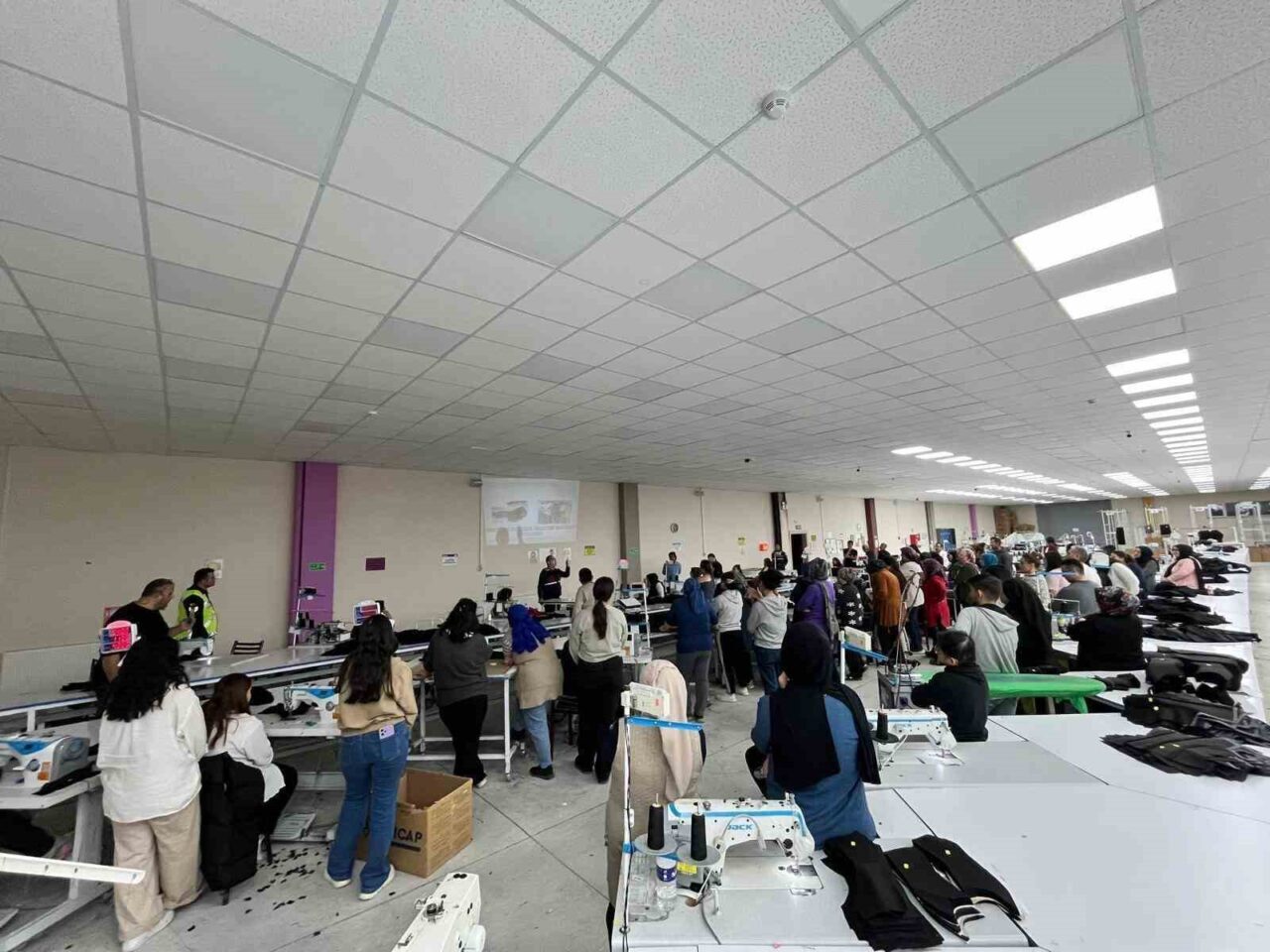 Afyonkarahisar’ın Emirdağ ilçesindeki Gömü beldesinde jandarma, 130 anne ve anne