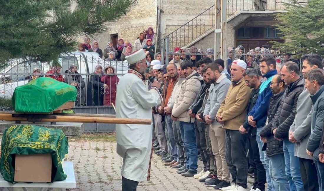 Antalya'da polis memuru M.G., eşi Fatma Gıyar (31) ve kızları