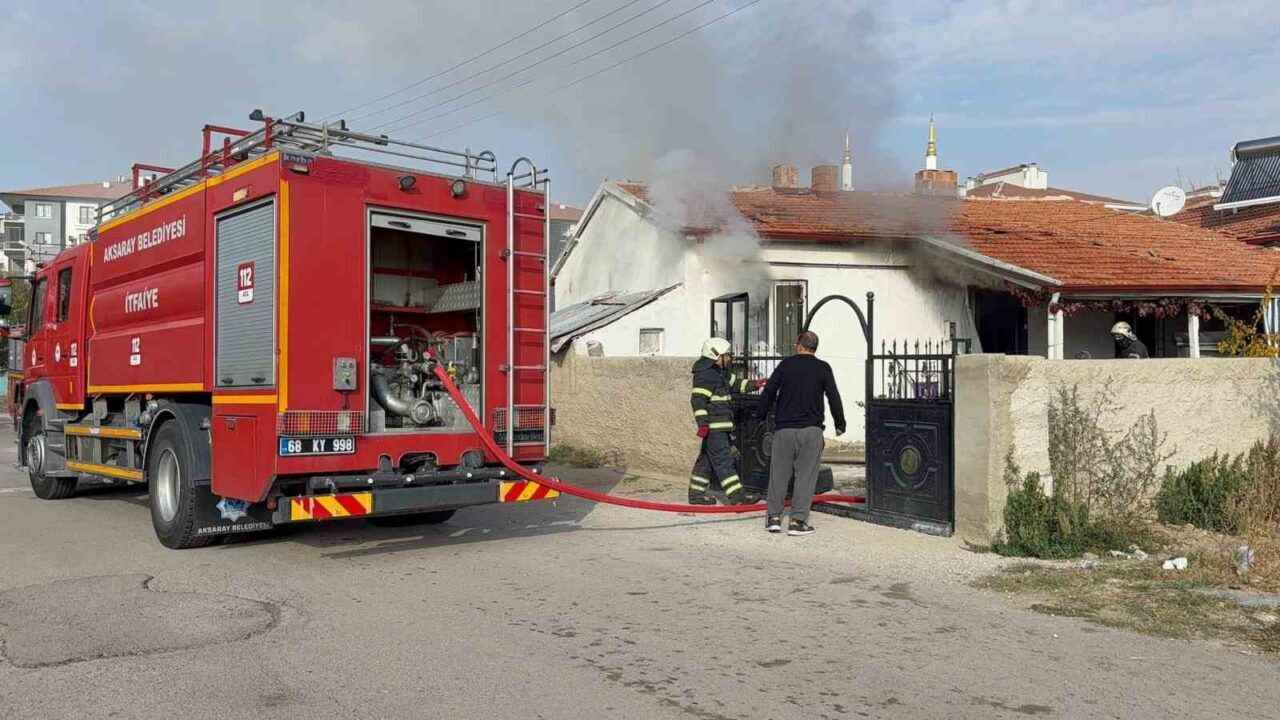 Aksaray'da annesi H.D. ile tartışan 24 yaşındaki K.D., evini ateşe