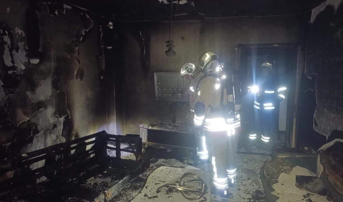 Hatay’da Çıkan Yangında Bir Ev Kül Oldu, İtfaiye Hızla Müdahale Etti Hatay'ın Antakya ilçesindeki Dikmece Mahallesi'nde bir evde çıkan yangın, itfaiye