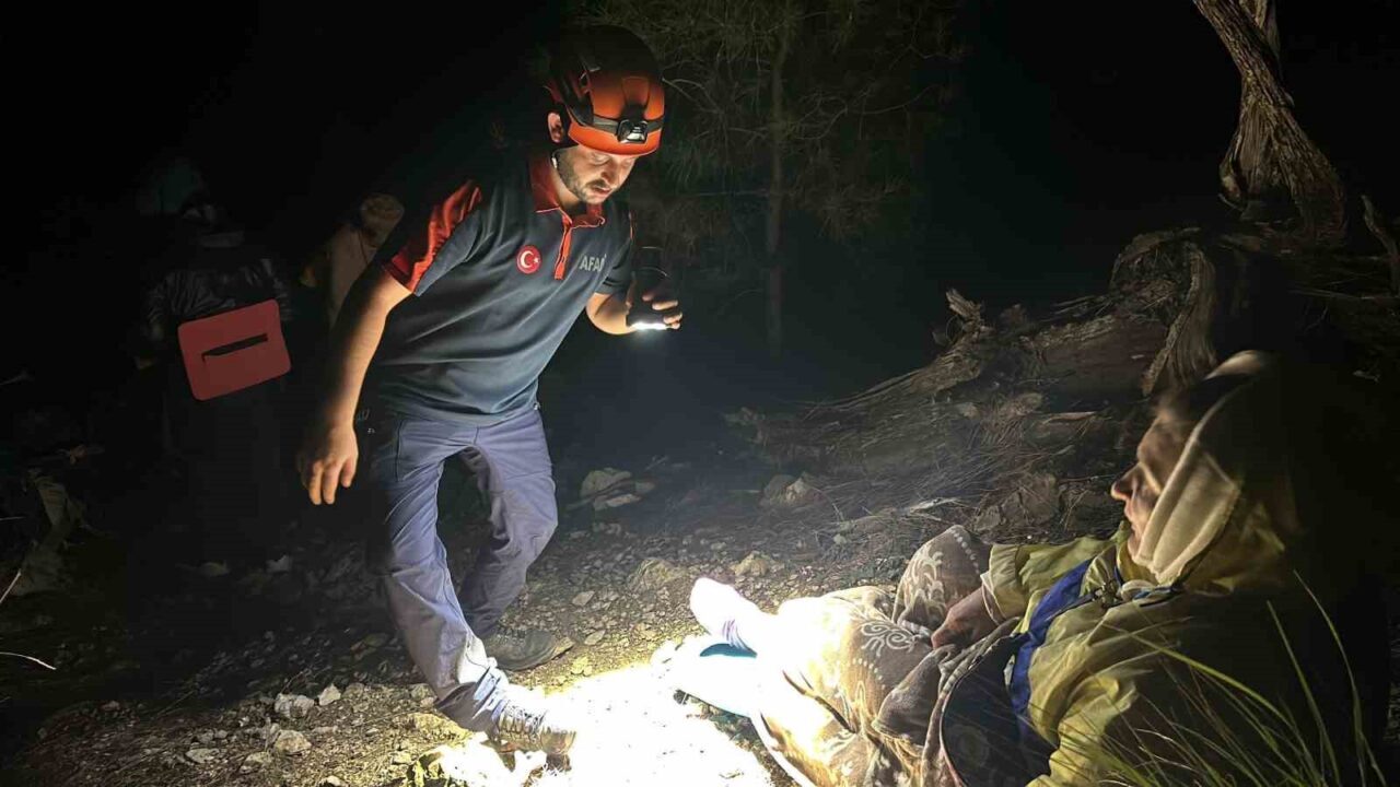 Antalya'nın Kumluca ilçesinde dağlık alanda yürüyüş yapan 54 yaşındaki Ukrayna