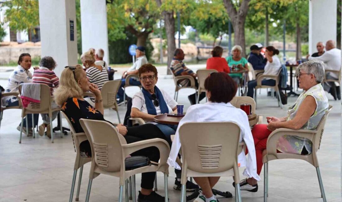 Antalya Büyükşehir Belediyesi'nin 2022 yılında açtığı emekli kahveleri, emeklilere sosyal