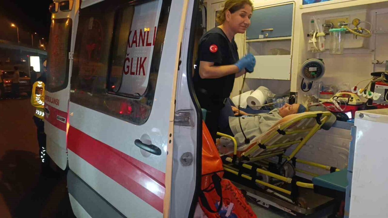 Manavgat’ta Seyir Halindeki İki Otomobilin Çarpışması Sonucu Bir Kişi Yaralandı