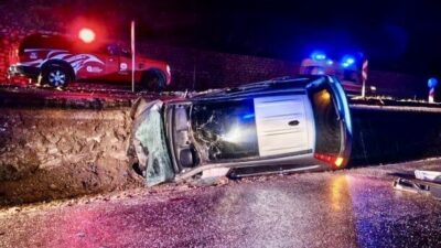 Antalya'nın Akseki ilçesinde, kaygan yolda Adem Aktürk'ün kullandığı araç kaza