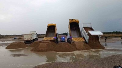 Manavgat'ta plaj kumlarını çalan hırsızlara yönelik düzenlenen operasyonda, 50 kamyon