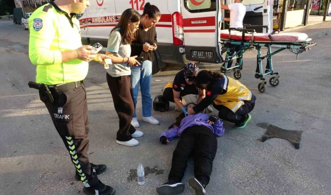 Antalya'nın Manavgat ilçesinde Tamer Ç.'nin kullandığı otomobil, İdil T.'nin motosikletiyle