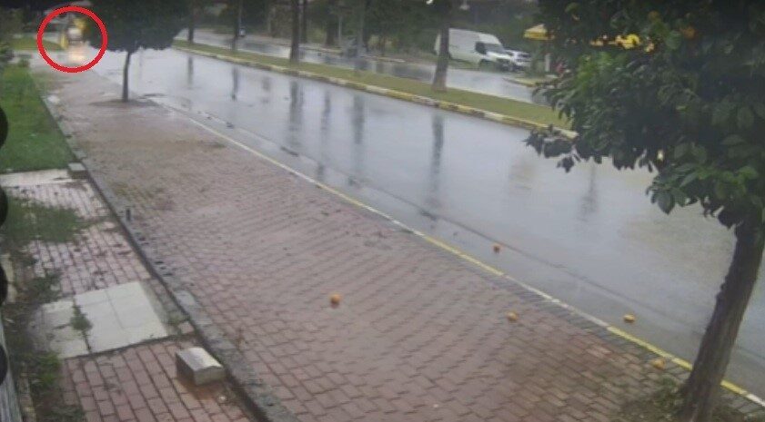 Antalya'nın Manavgat ilçesinde Hakan K.'nın kullandığı otomobil, akaryakıt aldıktan sonra