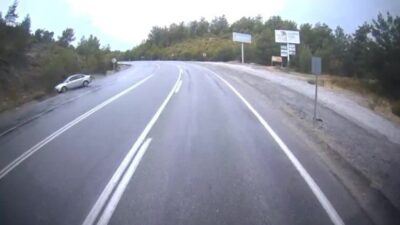 Antalya'nın Manavgat ilçesinde yağış nedeniyle kayganlaşan yolda, Mahmut Y. yönetimindeki