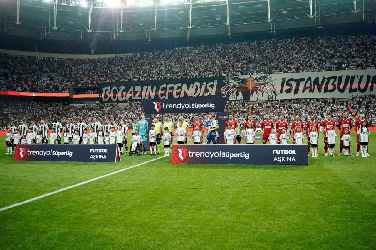 Beşiktaş, Trendyol Süper Lig'in 12. haftasında Antalyaspor ile Antalya'da karşılaşacak.