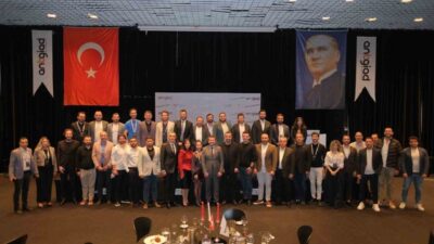 Antalya Genç İş İnsanları Derneği’nin (ANTGİAD) toplantısında girişimci Hüseyin Özbek,