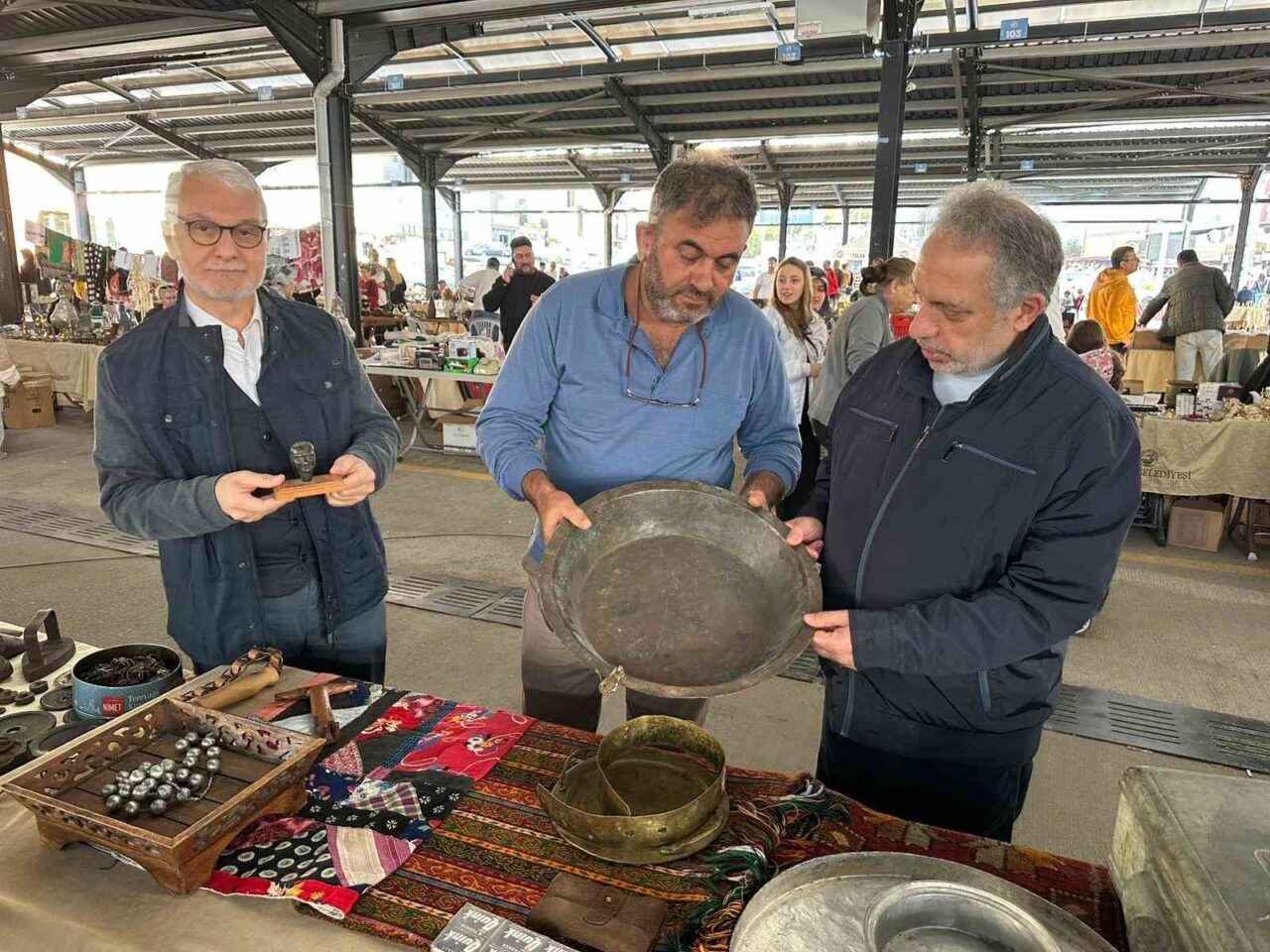 Talas Belediyesi'nin düzenlediği Antika Pazarı, bu hafta sonu nostalji rüzgârı