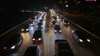 Ara tatilin bitmesiyle Kırıkkale'de trafik yoğunluğu arttı. 43 ilin geçiş