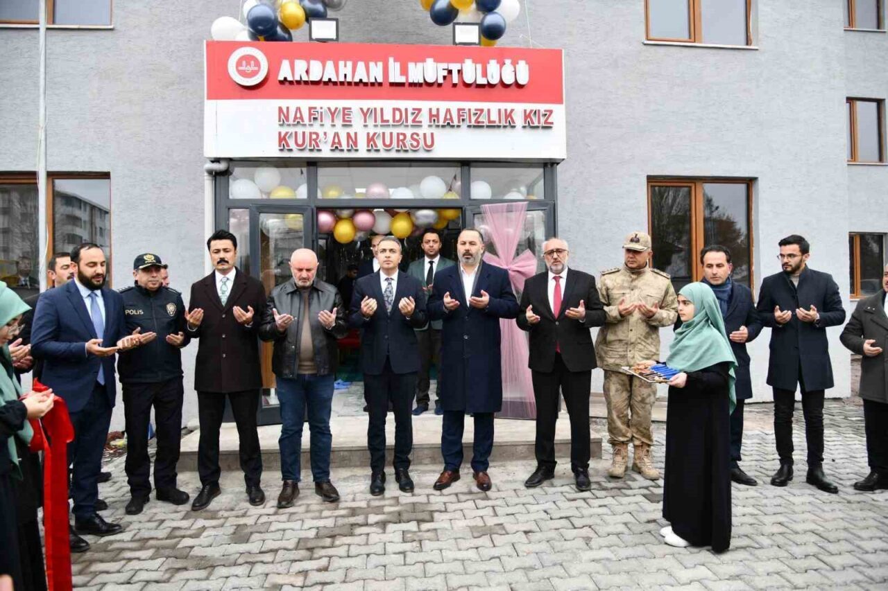 Ardahan Valisi Hayrettin Çiçek, Nafiye Yıldız Hafızlık Kız Kur’an Kursu'nun
