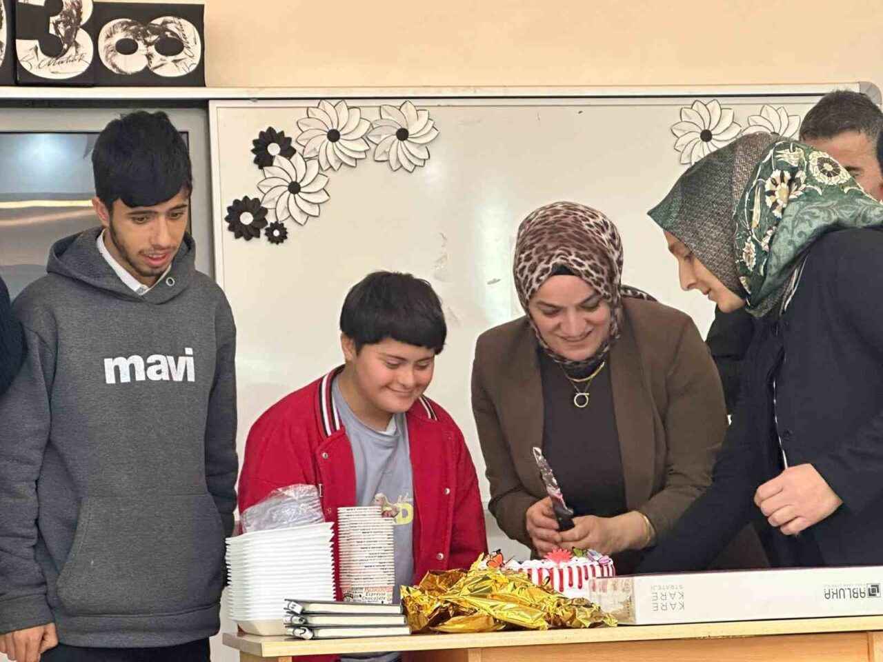 Elazığ'ın Arıcak ilçesindeki Çok Programlı Anadolu Lisesi, özel gereksinimli çocuklara