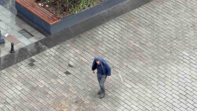 İstanbul Arnavutköy'de aniden bastıran dolu, vatandaşların zor anlar yaşamasına neden