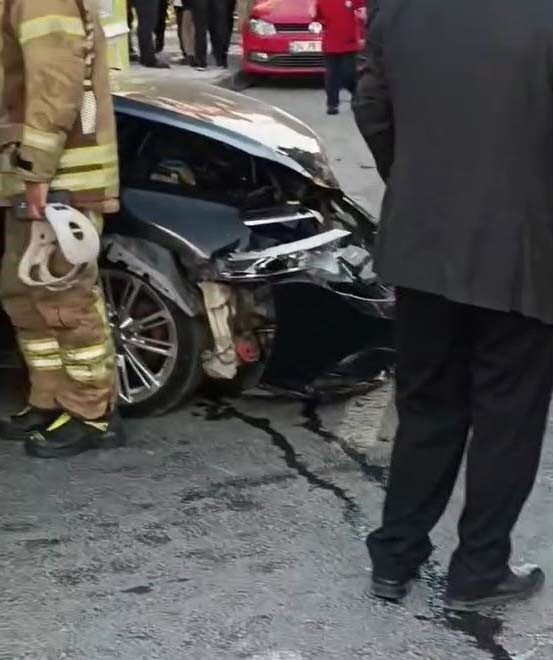 Arnavutköy'de, Sarı Orkide ve Leyla sokakların kesişiminde meydana gelen trafik