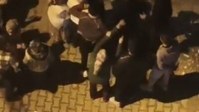 Arnavutköy'de iki komşu grup, gürültü yüzünden tartışarak kavgaya tutuştu. Sopalarla,