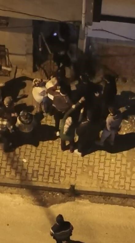 Arnavutköy’de Gürültü İddiasıyla İki Gruplar Arasında Kavga Çıktı: O Anlar Kameralara Yansıdı