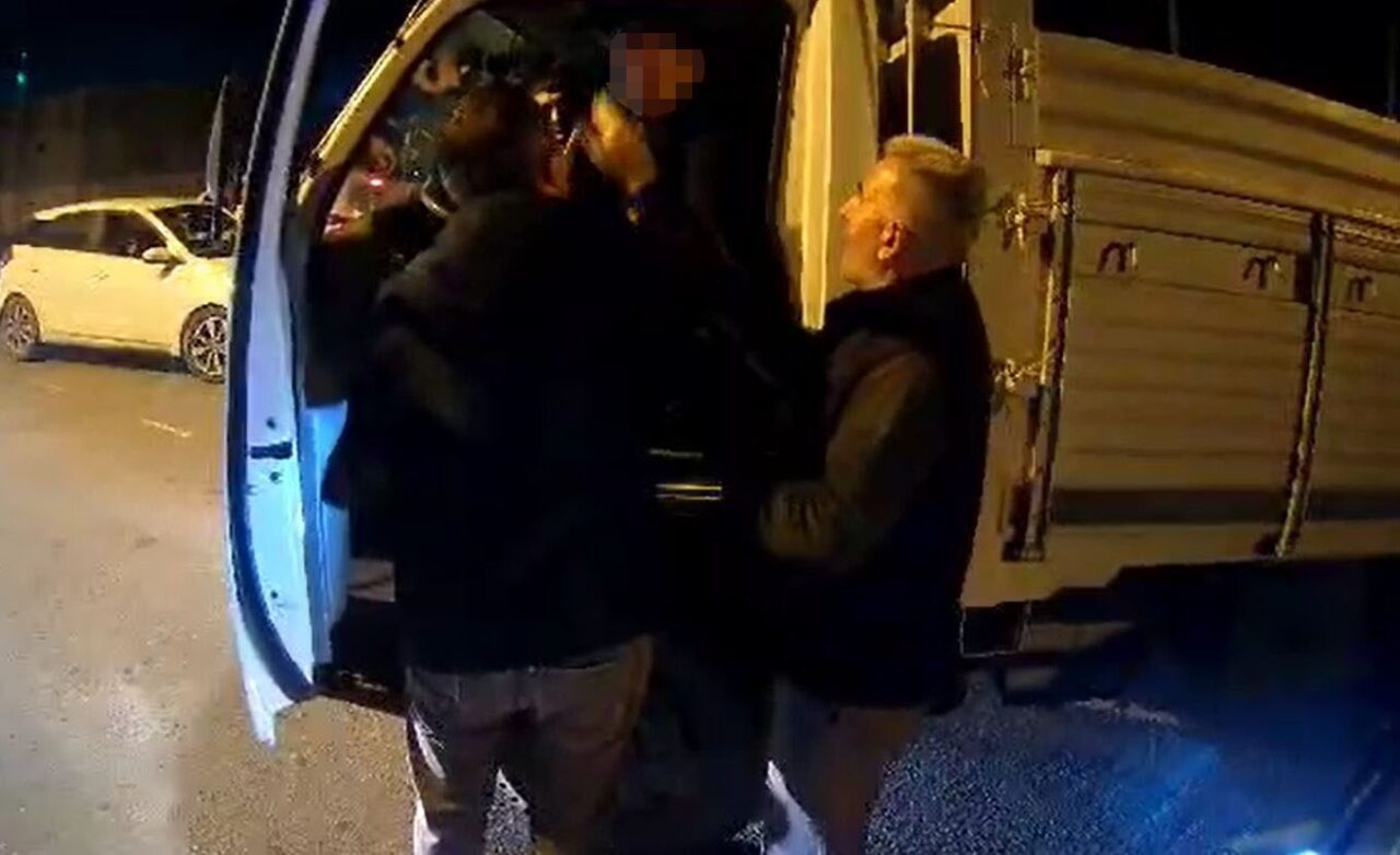 Arnavutköy’de Trafik Tartışması Kavgaya Dönüşerek Motosiklet Sürücüsüne Şiddet Uygulandı