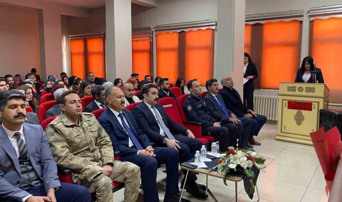 Arpaçay’da 24 Kasım Öğretmenler Günü, coşkulu etkinliklerle kutlandı Kars'ın Arpaçay ilçesinde 24 Kasım Öğretmenler Günü, Atatürk Anıtı'na çelenk