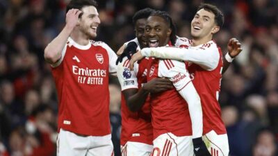 Arsenal, Premier Lig 12. haftasında oynanan Kuzey Londra derbisinde Tottenham'ı
