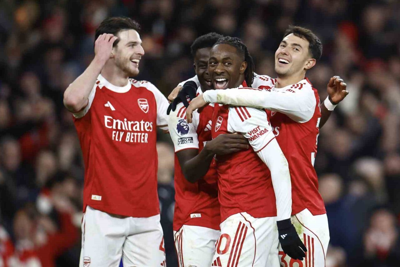 Arsenal, Kuzey Londra Derbisinde Tottenham’ı 4-1 ile Geçerek Liderliğini Korudu