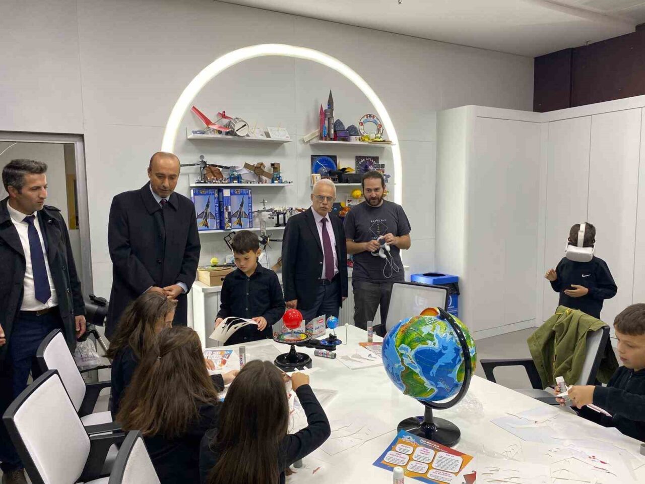 Düzce'de açılan Bilim Merkezi'ni ziyaret eden Gençlik ve Spor İl